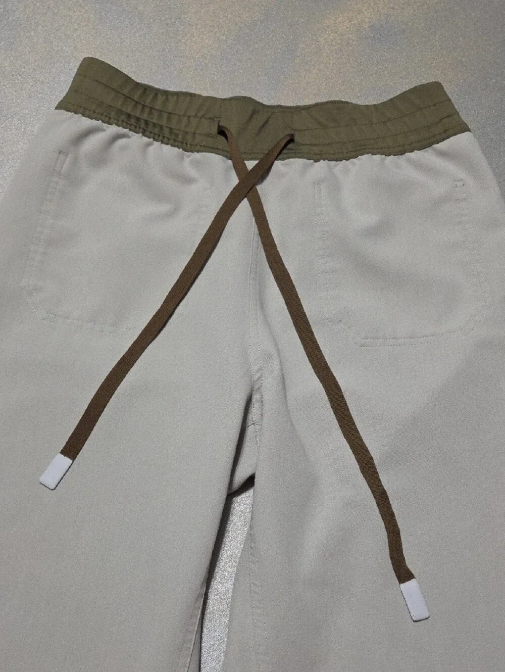Figs leg beige waistband